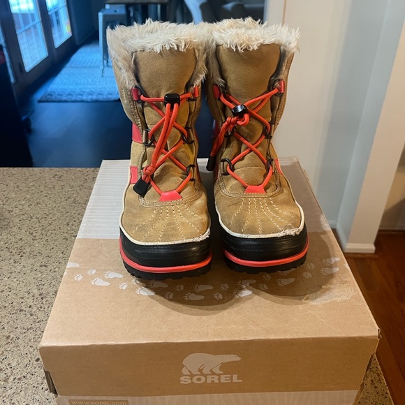 Youth Tivoli II, waterproof Sorel’s size 6 - Picture 1 of 6